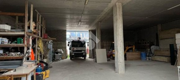 235m² Warehouse in Barbata, Italy No. 52484 13