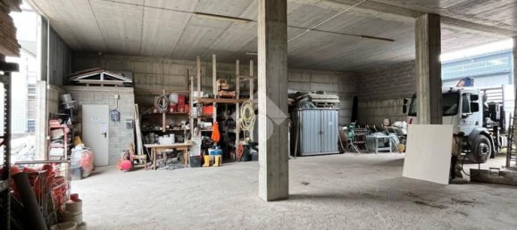 235m² Warehouse in Barbata, Italy No. 52484 9