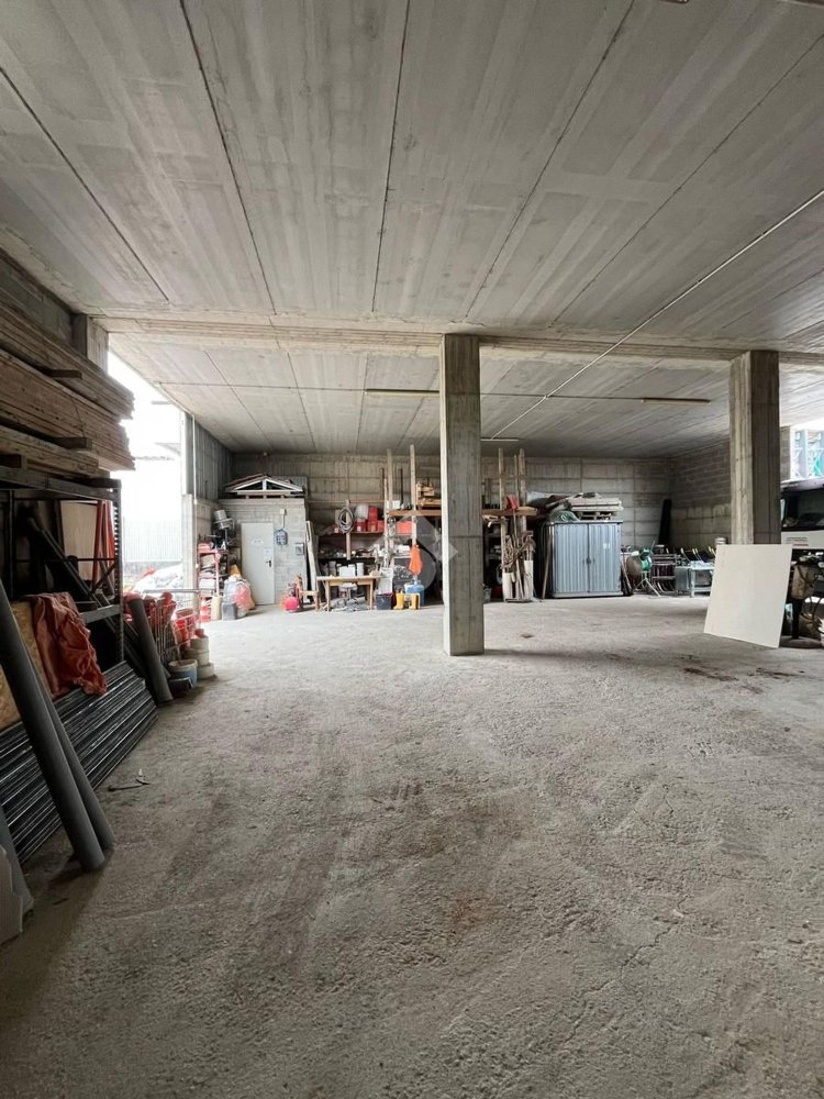 235m² Warehouse in Barbata, Italy No. 52484