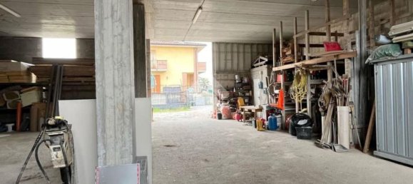 235m² Warehouse in Barbata, Italy No. 52484 7