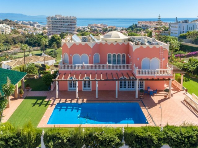 7 bedrooms Villa in Benalmadena, Spain No. 21546