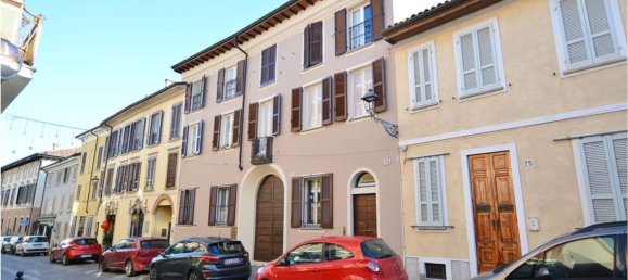 Edifício em San Colombano al Lambro, Italy 367 m² N.º 9679 95