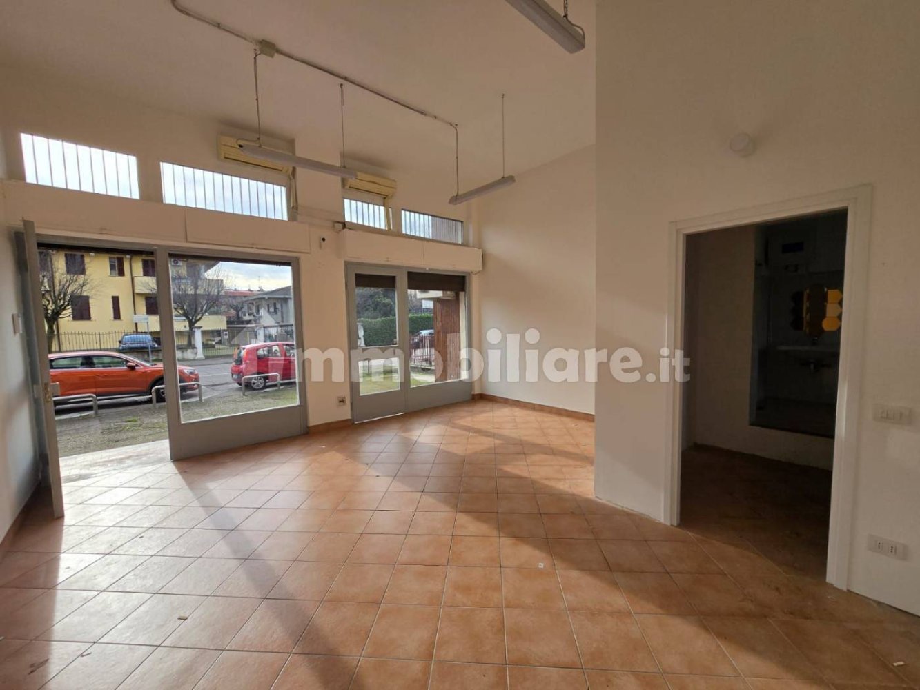 1 room Commercial property in Pantigliate, Italy No. 81235
