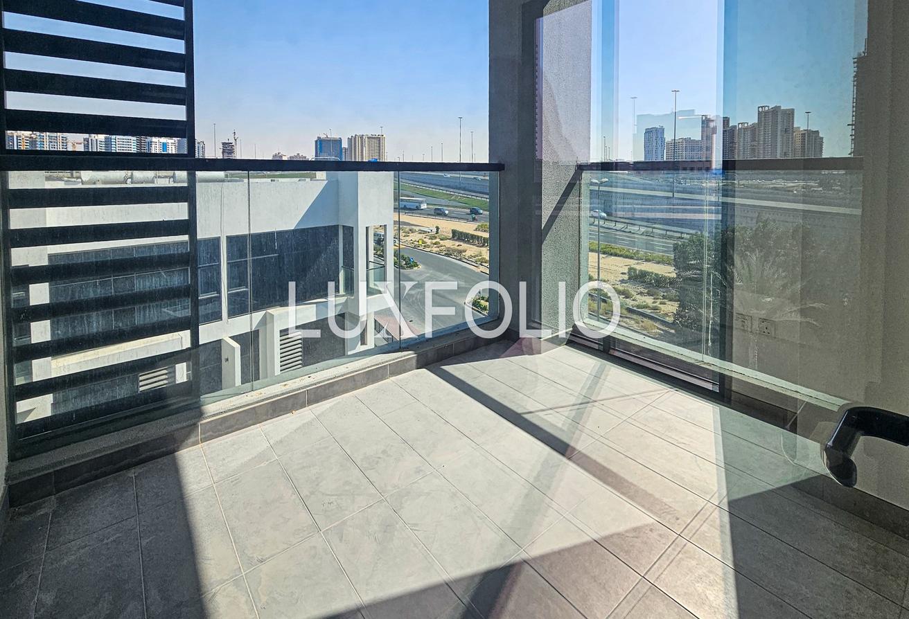 Квартира с 2 спальнями в Джумейра Вилладж Серкл, ОАЭ № 101633