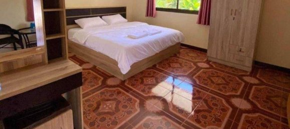 14 bedrooms Cafe / restaurant in Kaset Sombun, Thailand No. 15610 2