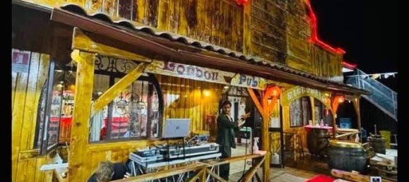 2غرفة عقار تجاري في Sant'Anastasia, Italy رقم 329002 5