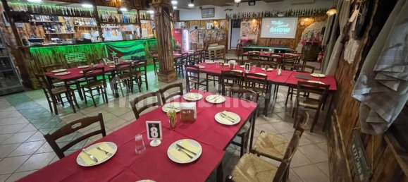 2غرفة عقار تجاري في Sant'Anastasia, Italy رقم 329002 3