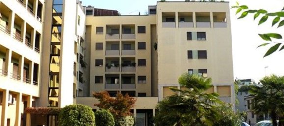 Büro in Meda, Italy 100m², Nr. 86102 2