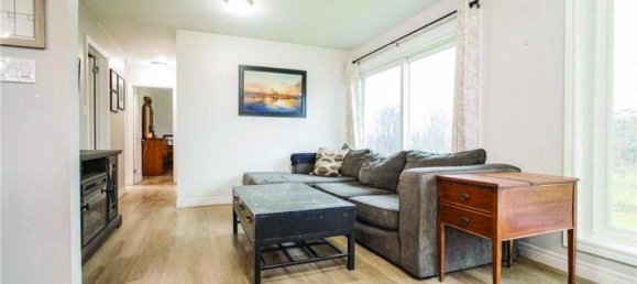 3 bedrooms House in Selkirk, Canada No. 119 11