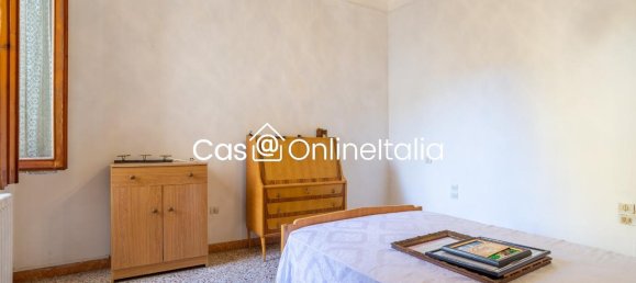 6-Zimmer Wohnung in Prato, Italy, Nr. 26726 46