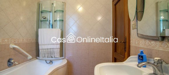 6-Zimmer Wohnung in Prato, Italy, Nr. 26726 26