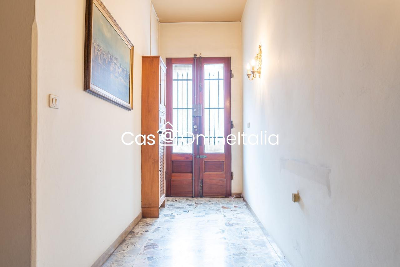 6-Zimmer Wohnung in Prato, Italy, Nr. 26726