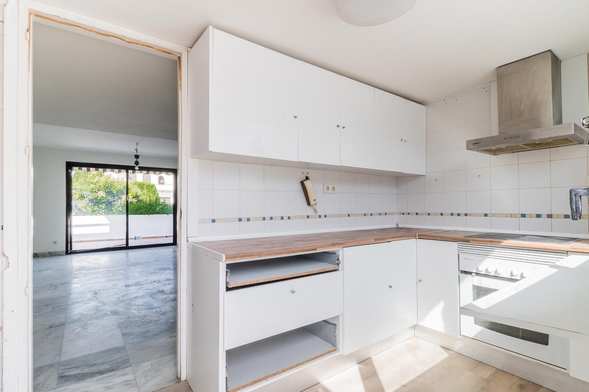 Adosado de 3 dormitorios en Estepona, Spain No. 184906