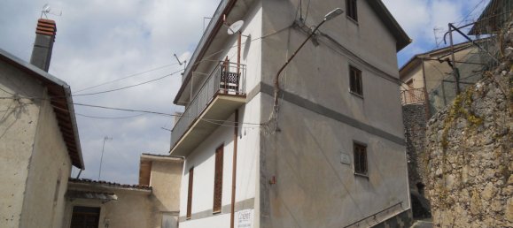 4 rooms Apartment in Capistrello, Italy No. 224509 3