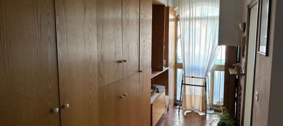 4-salle Appartement à Bisuschio, Italy No. 141221 8