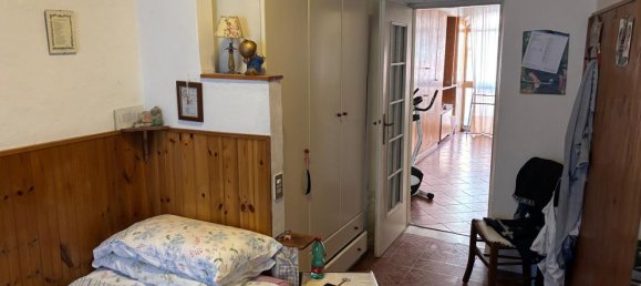 4-salle Appartement à Bisuschio, Italy No. 141221 11