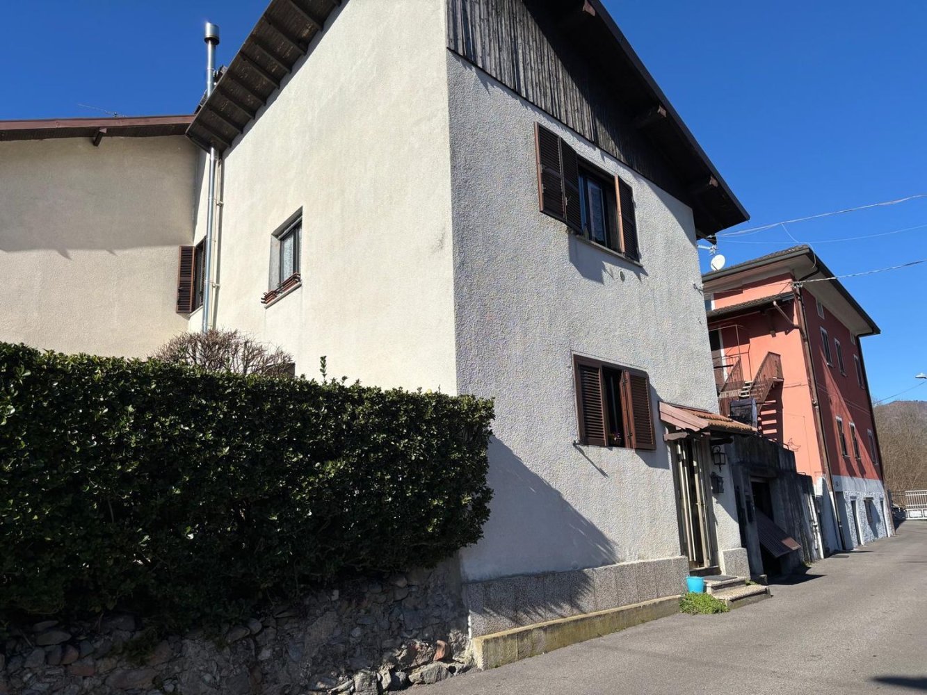 4-salle Appartement à Bisuschio, Italy No. 141221