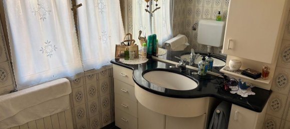 4-salle Appartement à Bisuschio, Italy No. 141221 17