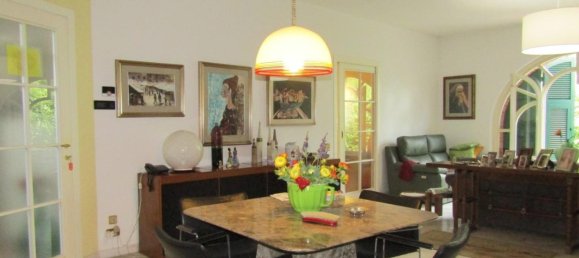 4 bedrooms Villa in Carrara, Italy No. 63385 9