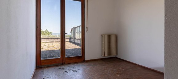 5 bedrooms Apartment in Ivrea, Italy No. 339625 27