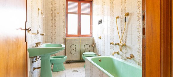 5 bedrooms Apartment in Ivrea, Italy No. 339625 15