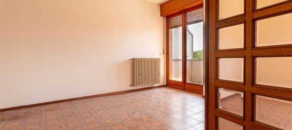 5 bedrooms Apartment in Ivrea, Italy No. 339625 10