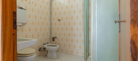 5 bedrooms Apartment in Ivrea, Italy No. 339625 25