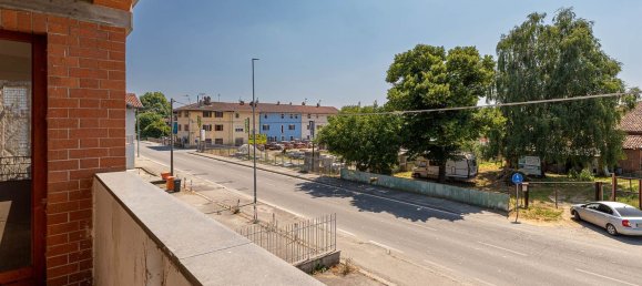 5 bedrooms Apartment in Ivrea, Italy No. 339625 7