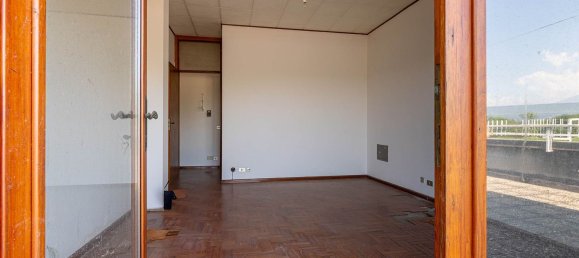 5 bedrooms Apartment in Ivrea, Italy No. 339625 22