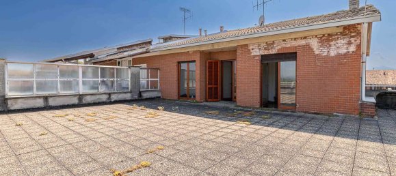 5 bedrooms Apartment in Ivrea, Italy No. 339625 20