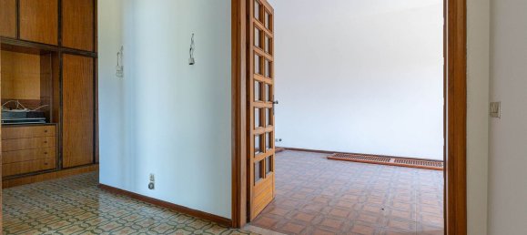 5 bedrooms Apartment in Ivrea, Italy No. 339625 9