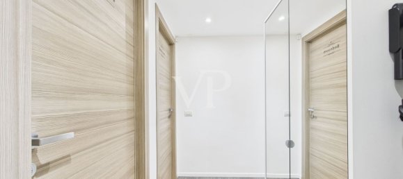 5 bedrooms Apartment in Milan, Italy No. 357918 47