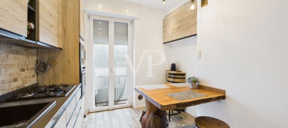 5 bedrooms Apartment in Milan, Italy No. 357918 16