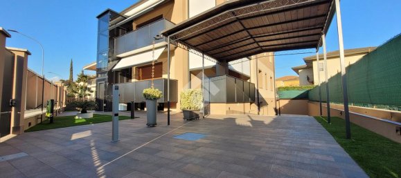 5 bedrooms Villa in Verona, Italy No. 107622 2