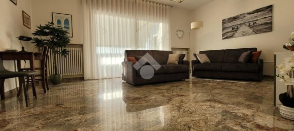 5 bedrooms Villa in Verona, Italy No. 107622 8