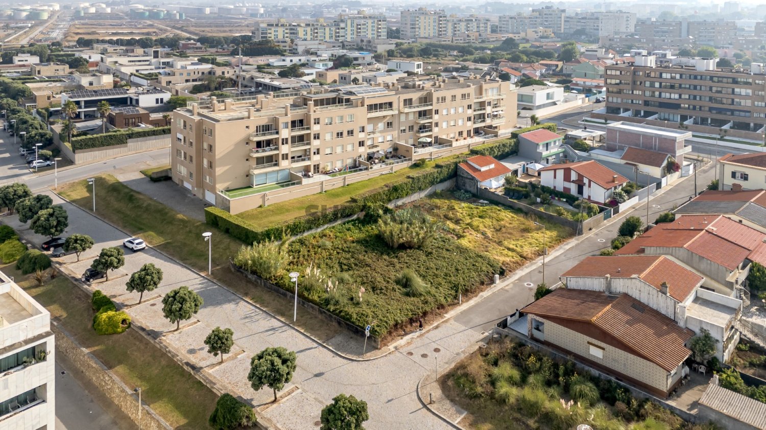 Grundstück in Matosinhos, Portugal 325m², Nr. 252550