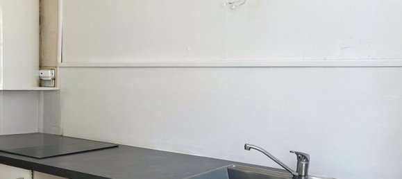 2 bedrooms Apartment in Montargis, France No. 302685 3