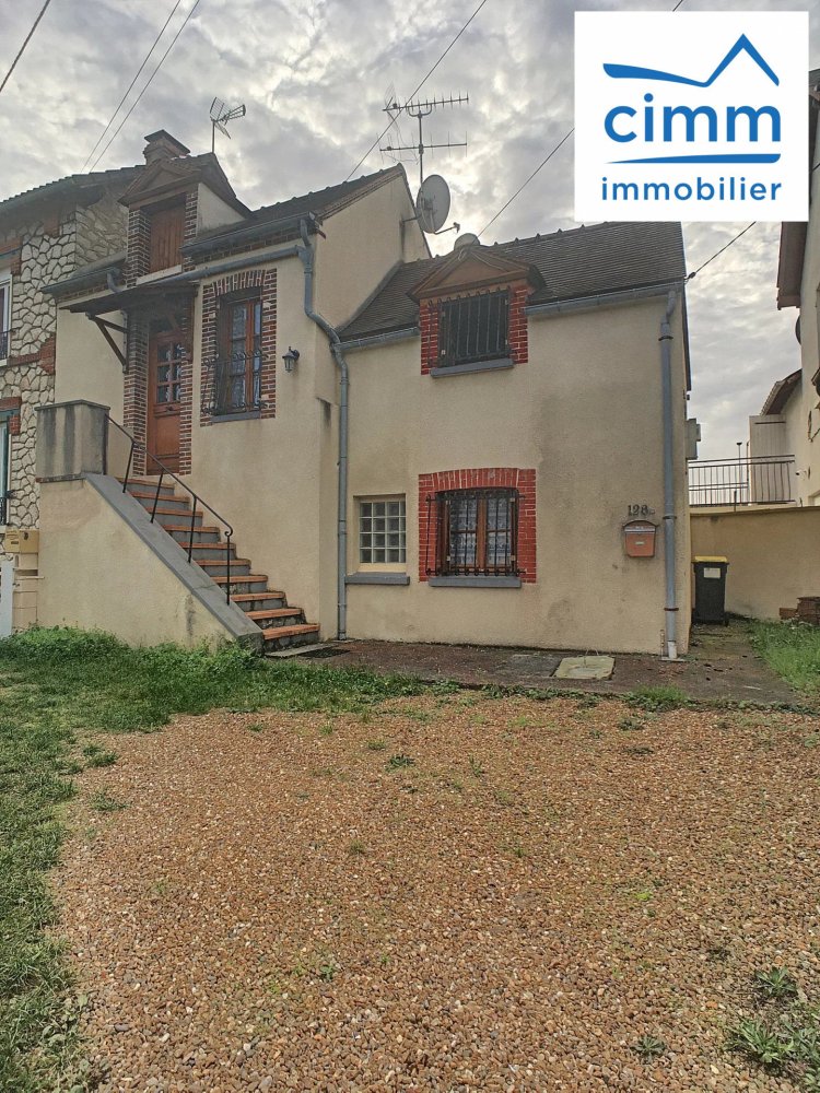 Adosado de 1 dormitorio en Montargis, France No. 60990