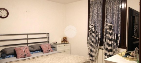 3 rooms Apartment in Soiano del Lago, Italy No. 122037 7