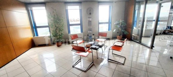 Büro in Piacenza, Italy 1655m², Nr. 319517 10