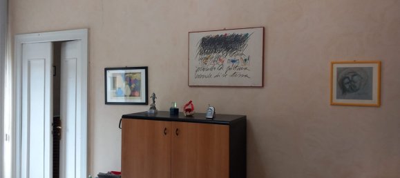 6 rooms Apartment in Pescara, Italy No. 93725 4