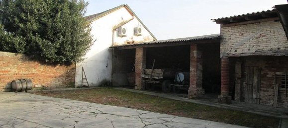7-salle Maison à Casalmaggiore, Italy No. 41307 2