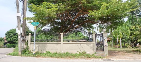 Commercial property in Bang Lamung, Thailand No. 4909 4