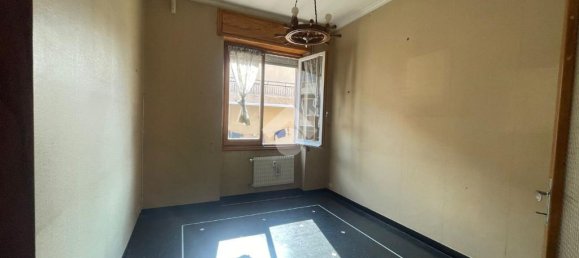 3 Schlafzimmer Wohnung in Genoa, Italy, Nr. 329446 8