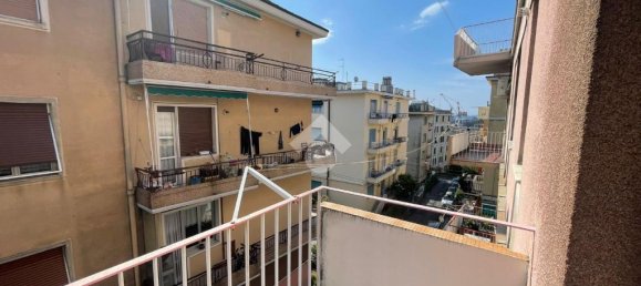 3 Schlafzimmer Wohnung in Genoa, Italy, Nr. 329446 5