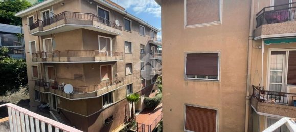 3 Schlafzimmer Wohnung in Genoa, Italy, Nr. 329446 3