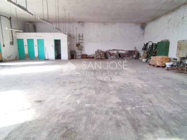 208m² Commercial property in Novelda, Spain No. 100321