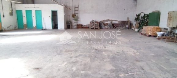 208m² Commercial property in Novelda, Spain No. 100321 3