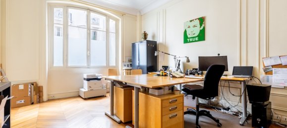 4 bedrooms Apartment in Paris, France No. 140120 6