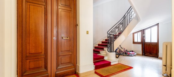 4 bedrooms Apartment in Paris, France No. 140120 12